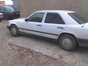 Мерседес Бенц-230Е 1987г.в.Автомат, белый в хорошем состояний