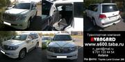 Аренда Toyota Land Cruiser 200 черного и белого цвета 