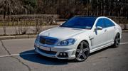 Элитный автомобиль  Mercedes-Benz S65 AMG W221 Long 2012 белого/черног