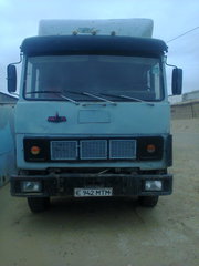 машина МАЗ 1992 года