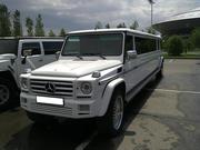 Элитный лимузин Mercedes-Benz Gelandewagen белого цвета с водителем.		
