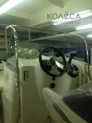 Quicksilver 635 Commander