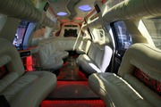 Лимузин Cadillac Escalade для свадьбы в Астане. 